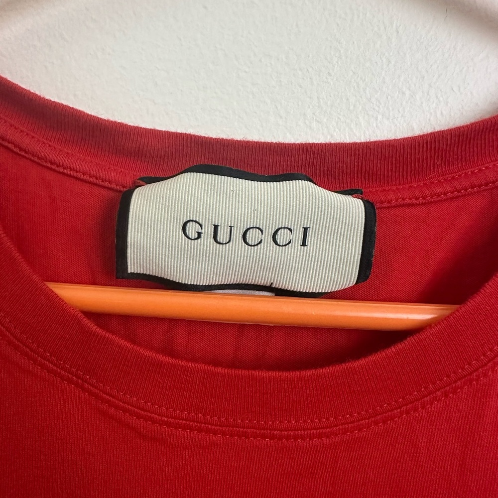Gucci Red Short Sleeve Tee with Bold Logo Unisex - Picture 2 of 9